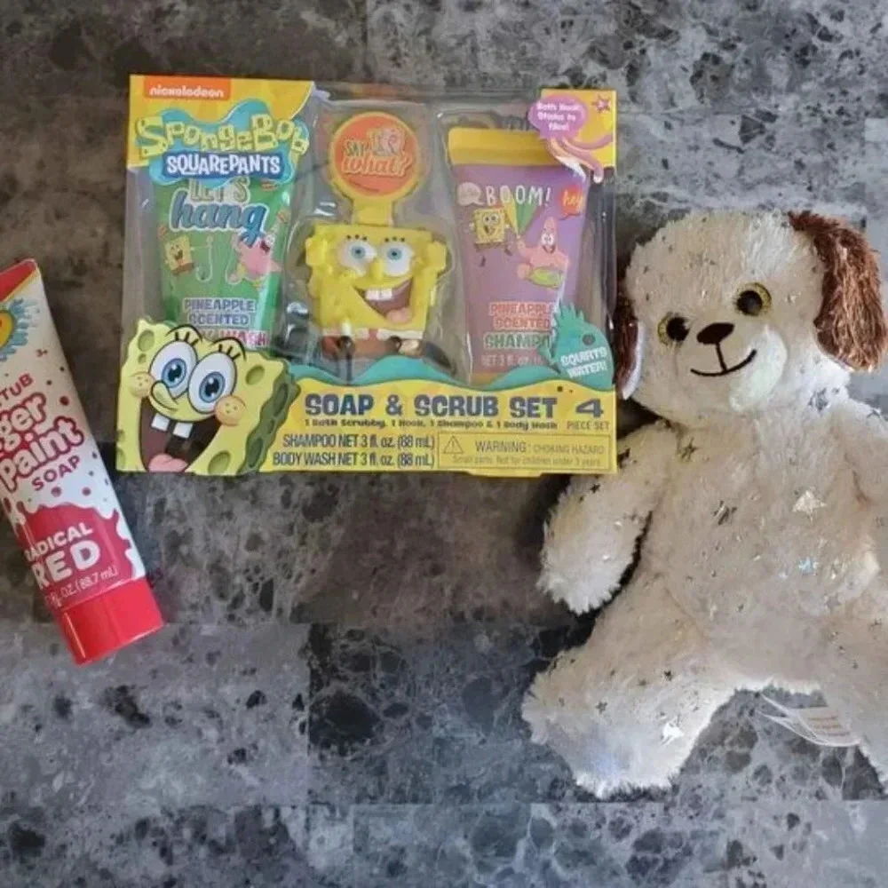 SpongeBob Soap and Scrub Gift Set with Plush Dog and Red Bath Paint